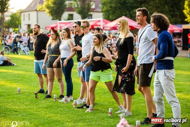 Zdjęcie w galerii na portalu naszraciborz.pl: Łobuzy i Cleo gwiazdami raciborskich Juwenaliów [FOTO i WIDEO] wiadomości z regionu