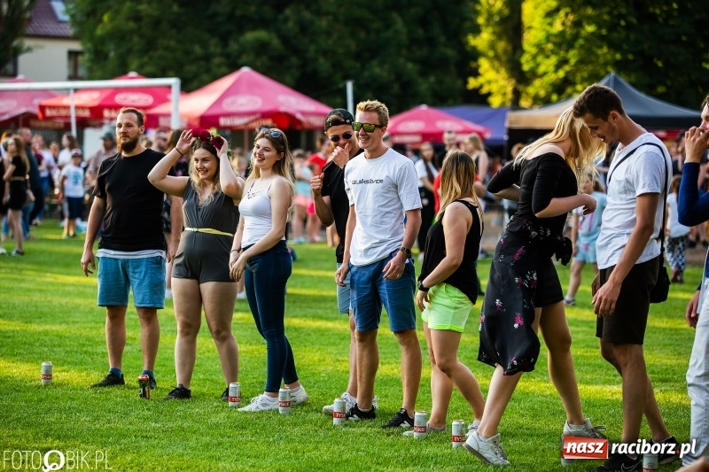 Zdjęcie w galerii na portalu naszraciborz.pl: Łobuzy i Cleo gwiazdami raciborskich Juwenaliów [FOTO i WIDEO] wiadomości z regionu