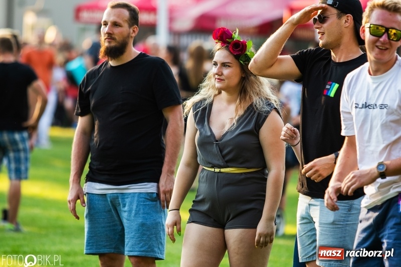 Zdjęcie w galerii na portalu naszraciborz.pl: Łobuzy i Cleo gwiazdami raciborskich Juwenaliów [FOTO i WIDEO] wiadomości z regionu