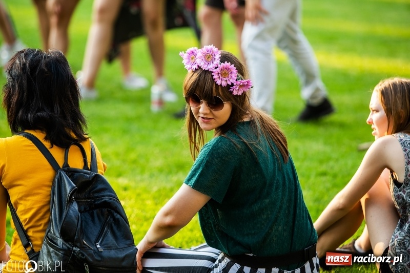 Zdjęcie w galerii na portalu naszraciborz.pl: Łobuzy i Cleo gwiazdami raciborskich Juwenaliów [FOTO i WIDEO] wiadomości z regionu