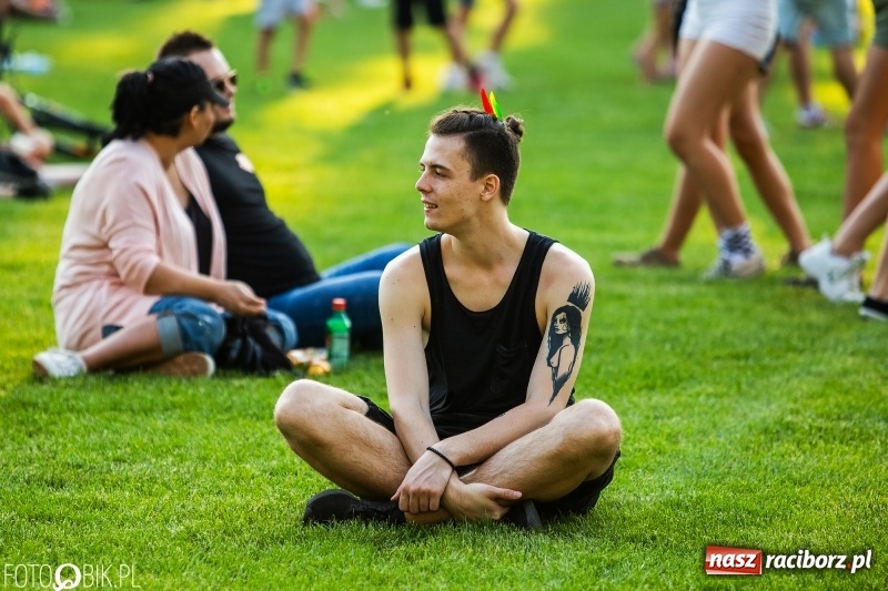 Zdjęcie w galerii na portalu naszraciborz.pl: Łobuzy i Cleo gwiazdami raciborskich Juwenaliów [FOTO i WIDEO] wiadomości z regionu