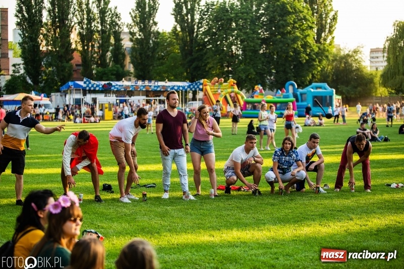 Zdjęcie w galerii na portalu naszraciborz.pl: Łobuzy i Cleo gwiazdami raciborskich Juwenaliów [FOTO i WIDEO] wiadomości z regionu