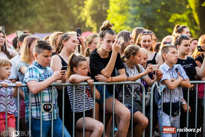 Zdjęcie w galerii na portalu naszraciborz.pl: Łobuzy i Cleo gwiazdami raciborskich Juwenaliów [FOTO i WIDEO] wiadomości z regionu