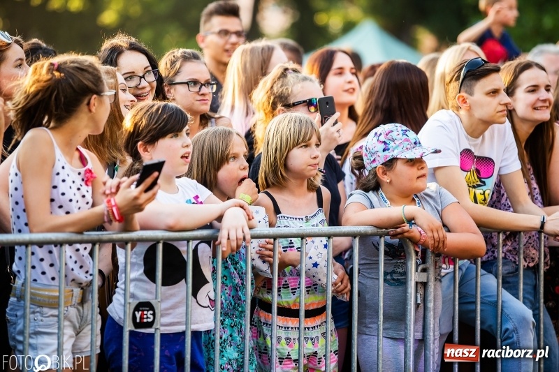 Zdjęcie w galerii na portalu naszraciborz.pl: Łobuzy i Cleo gwiazdami raciborskich Juwenaliów [FOTO i WIDEO] wiadomości z regionu