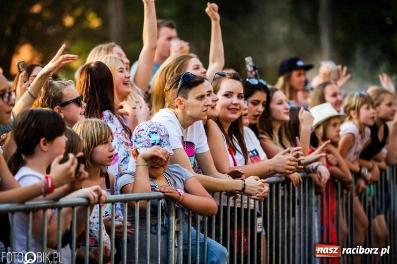 Zdjęcie w galerii na portalu naszraciborz.pl: Łobuzy i Cleo gwiazdami raciborskich Juwenaliów [FOTO i WIDEO] wiadomości z regionu