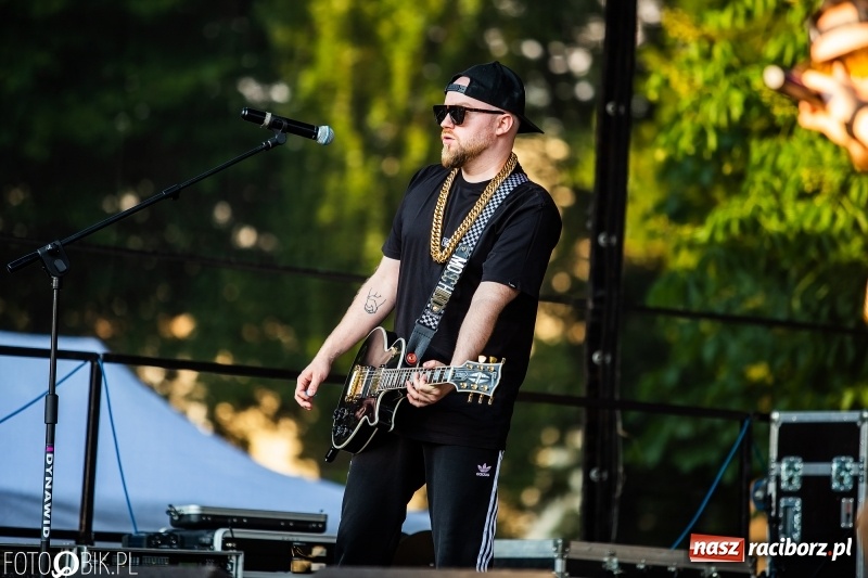 Zdjęcie w galerii na portalu naszraciborz.pl: Łobuzy i Cleo gwiazdami raciborskich Juwenaliów [FOTO i WIDEO] wiadomości z regionu