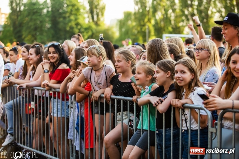 Zdjęcie w galerii na portalu naszraciborz.pl: Łobuzy i Cleo gwiazdami raciborskich Juwenaliów [FOTO i WIDEO] wiadomości z regionu