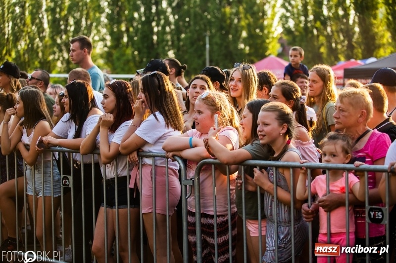 Zdjęcie w galerii na portalu naszraciborz.pl: Łobuzy i Cleo gwiazdami raciborskich Juwenaliów [FOTO i WIDEO] wiadomości z regionu