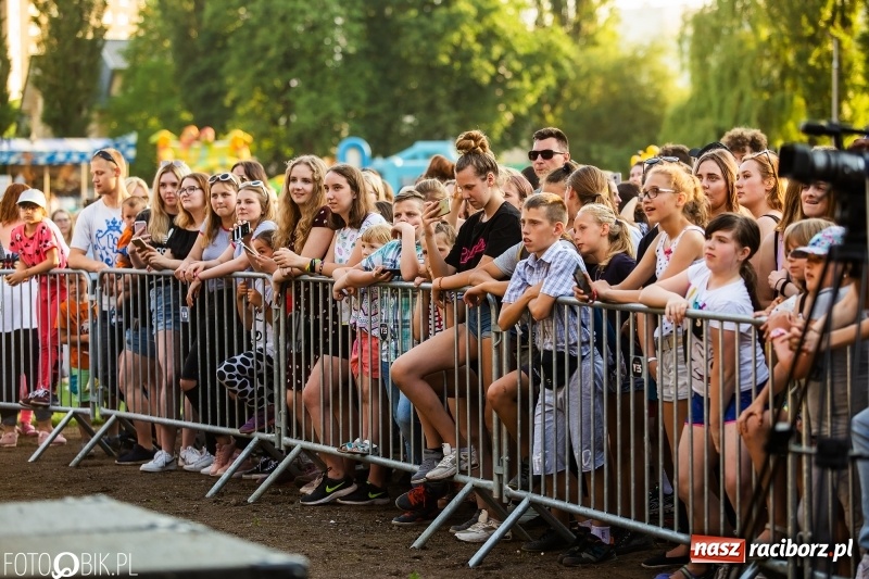 Zdjęcie w galerii na portalu naszraciborz.pl: Łobuzy i Cleo gwiazdami raciborskich Juwenaliów [FOTO i WIDEO] wiadomości z regionu