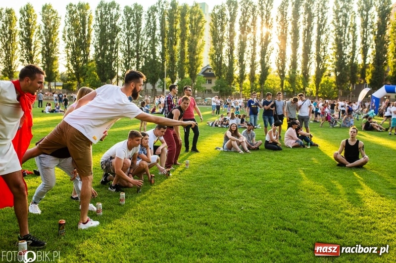 Zdjęcie w galerii na portalu naszraciborz.pl: Łobuzy i Cleo gwiazdami raciborskich Juwenaliów [FOTO i WIDEO] wiadomości z regionu