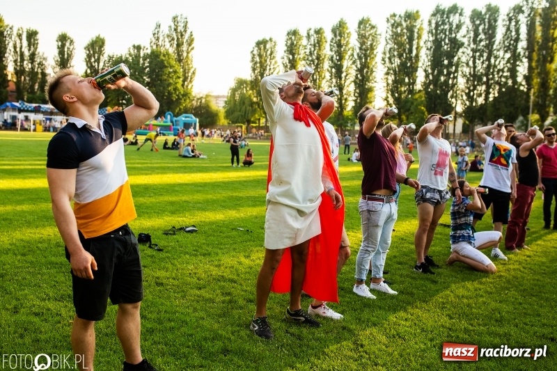 Zdjęcie w galerii na portalu naszraciborz.pl: Łobuzy i Cleo gwiazdami raciborskich Juwenaliów [FOTO i WIDEO] wiadomości z regionu