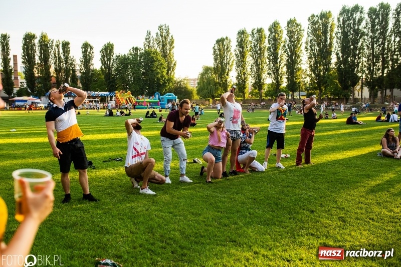 Zdjęcie w galerii na portalu naszraciborz.pl: Łobuzy i Cleo gwiazdami raciborskich Juwenaliów [FOTO i WIDEO] wiadomości z regionu