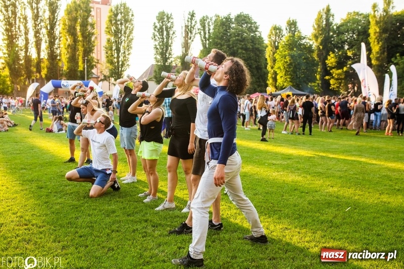 Zdjęcie w galerii na portalu naszraciborz.pl: Łobuzy i Cleo gwiazdami raciborskich Juwenaliów [FOTO i WIDEO] wiadomości z regionu