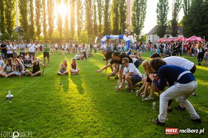 Zdjęcie w galerii na portalu naszraciborz.pl: Łobuzy i Cleo gwiazdami raciborskich Juwenaliów [FOTO i WIDEO] wiadomości z regionu