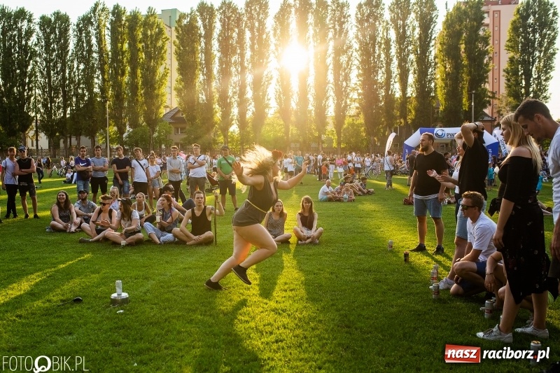 Zdjęcie w galerii na portalu naszraciborz.pl: Łobuzy i Cleo gwiazdami raciborskich Juwenaliów [FOTO i WIDEO] wiadomości z regionu