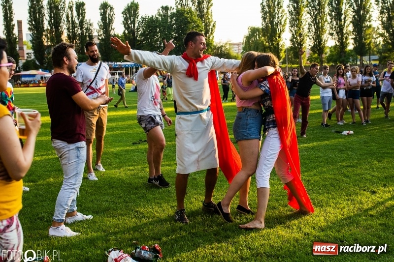 Zdjęcie w galerii na portalu naszraciborz.pl: Łobuzy i Cleo gwiazdami raciborskich Juwenaliów [FOTO i WIDEO] wiadomości z regionu