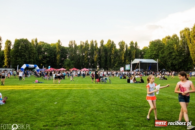Zdjęcie w galerii na portalu naszraciborz.pl: Łobuzy i Cleo gwiazdami raciborskich Juwenaliów [FOTO i WIDEO] wiadomości z regionu