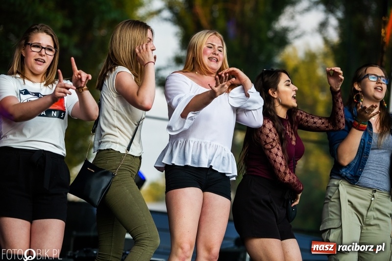 Zdjęcie w galerii na portalu naszraciborz.pl: Łobuzy i Cleo gwiazdami raciborskich Juwenaliów [FOTO i WIDEO] wiadomości z regionu