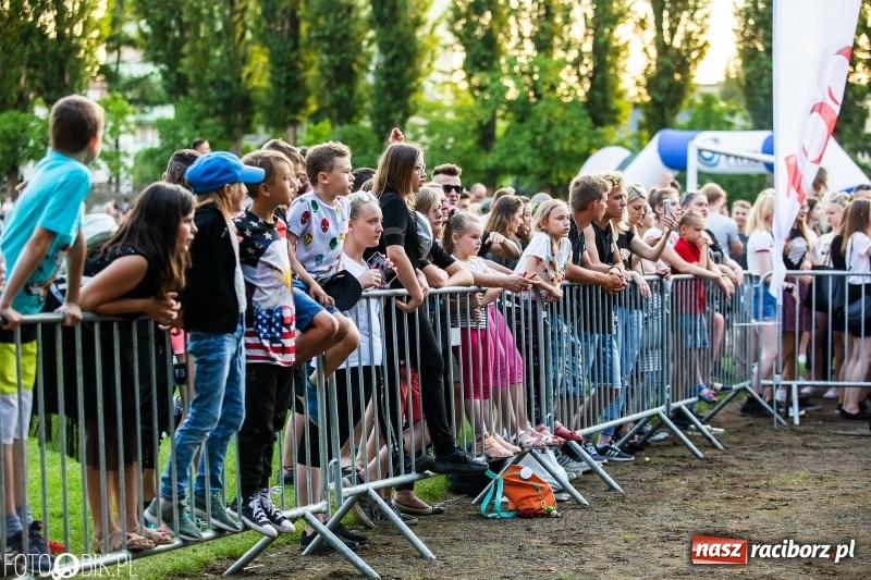 Zdjęcie w galerii na portalu naszraciborz.pl: Łobuzy i Cleo gwiazdami raciborskich Juwenaliów [FOTO i WIDEO] wiadomości z regionu