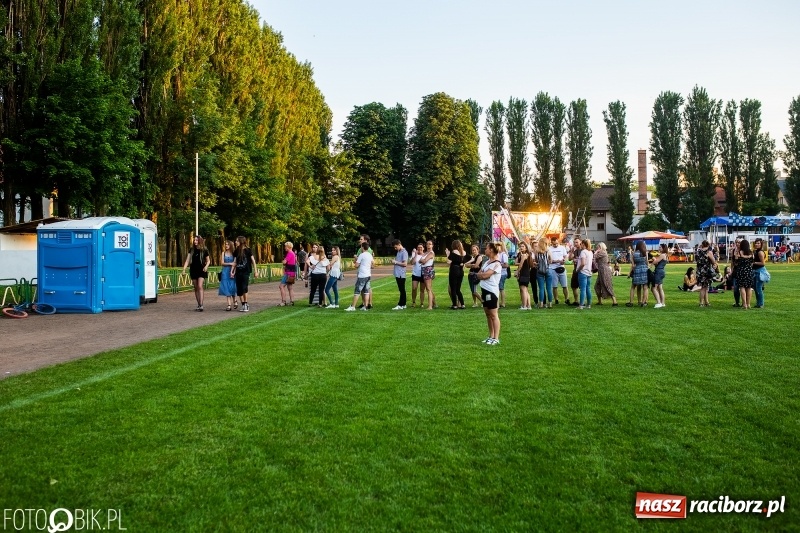 Zdjęcie w galerii na portalu naszraciborz.pl: Łobuzy i Cleo gwiazdami raciborskich Juwenaliów [FOTO i WIDEO] wiadomości z regionu
