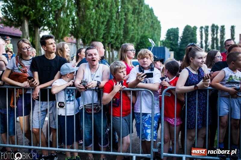 Zdjęcie w galerii na portalu naszraciborz.pl: Łobuzy i Cleo gwiazdami raciborskich Juwenaliów [FOTO i WIDEO] wiadomości z regionu