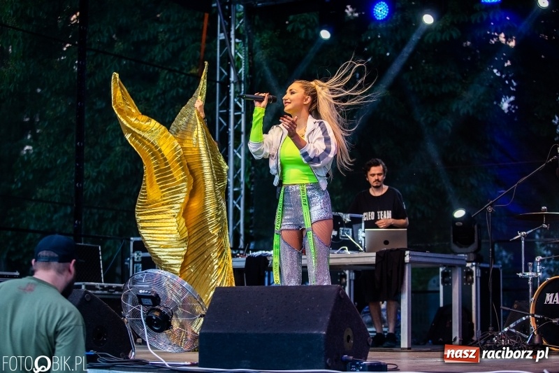 Zdjęcie w galerii na portalu naszraciborz.pl: Łobuzy i Cleo gwiazdami raciborskich Juwenaliów [FOTO i WIDEO] wiadomości z regionu
