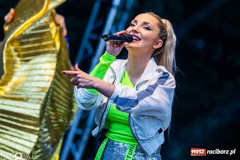 Zdjęcie w galerii na portalu naszraciborz.pl: Łobuzy i Cleo gwiazdami raciborskich Juwenaliów [FOTO i WIDEO] wiadomości z regionu