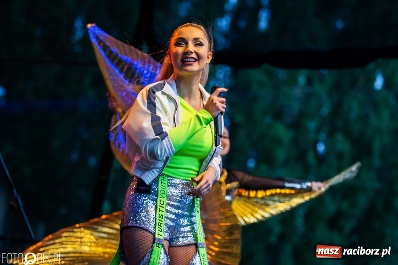 Zdjęcie w galerii na portalu naszraciborz.pl: Łobuzy i Cleo gwiazdami raciborskich Juwenaliów [FOTO i WIDEO] wiadomości z regionu