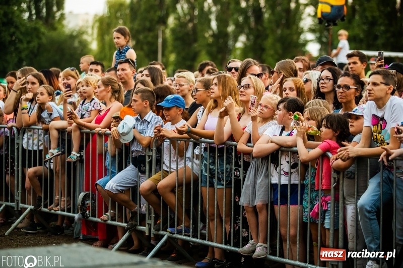 Zdjęcie w galerii na portalu naszraciborz.pl: Łobuzy i Cleo gwiazdami raciborskich Juwenaliów [FOTO i WIDEO] wiadomości z regionu