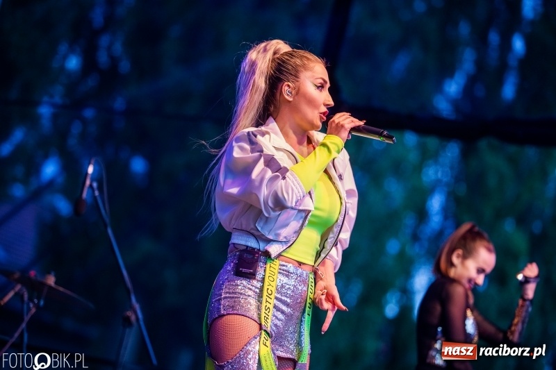 Zdjęcie w galerii na portalu naszraciborz.pl: Łobuzy i Cleo gwiazdami raciborskich Juwenaliów [FOTO i WIDEO] wiadomości z regionu