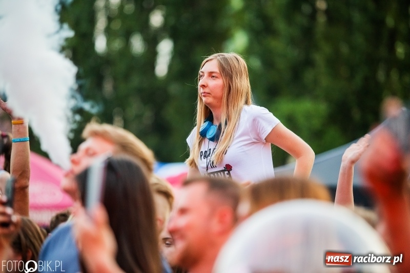 Zdjęcie w galerii na portalu naszraciborz.pl: Łobuzy i Cleo gwiazdami raciborskich Juwenaliów [FOTO i WIDEO] wiadomości z regionu