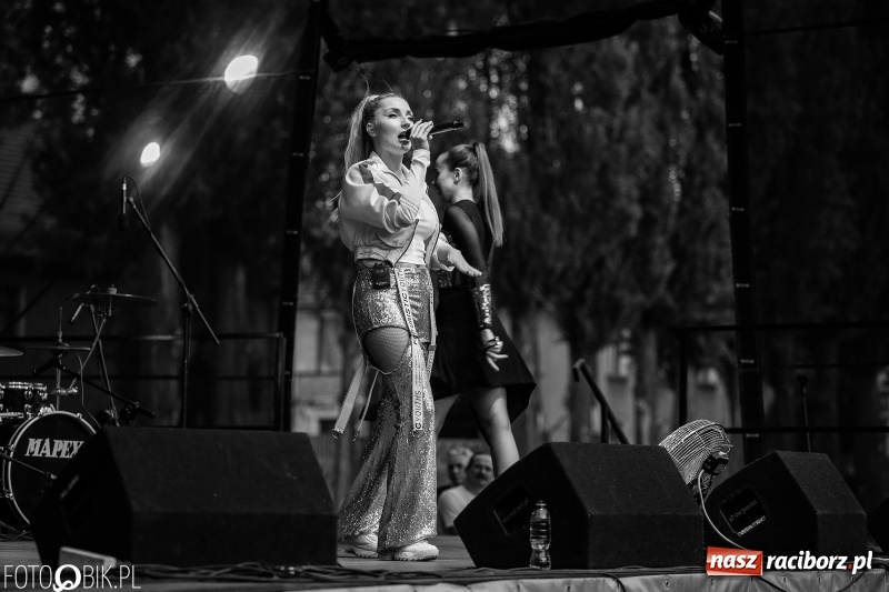 Zdjęcie w galerii na portalu naszraciborz.pl: Łobuzy i Cleo gwiazdami raciborskich Juwenaliów [FOTO i WIDEO] wiadomości z regionu