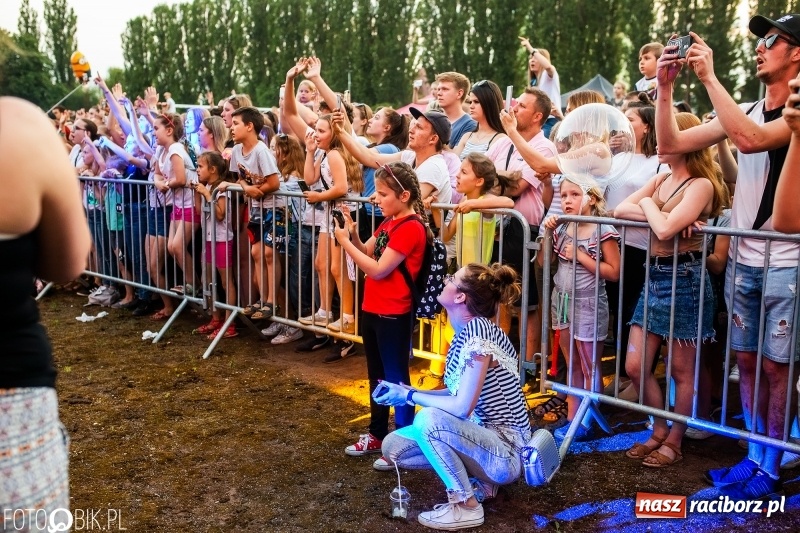 Zdjęcie w galerii na portalu naszraciborz.pl: Łobuzy i Cleo gwiazdami raciborskich Juwenaliów [FOTO i WIDEO] wiadomości z regionu