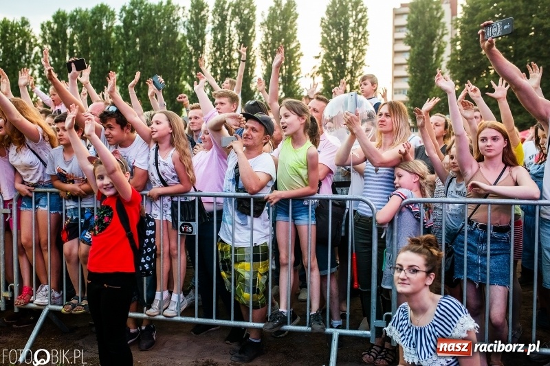 Zdjęcie w galerii na portalu naszraciborz.pl: Łobuzy i Cleo gwiazdami raciborskich Juwenaliów [FOTO i WIDEO] wiadomości z regionu
