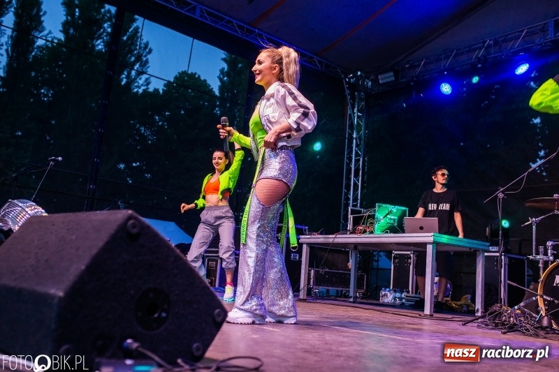 Zdjęcie w galerii na portalu naszraciborz.pl: Łobuzy i Cleo gwiazdami raciborskich Juwenaliów [FOTO i WIDEO] wiadomości z regionu