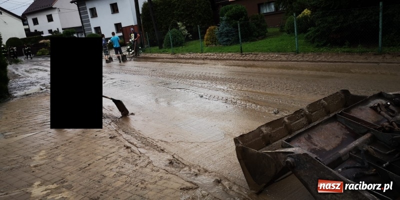 Zdjęcie w galerii na portalu naszraciborz.pl: Ulewy zamieniają ulice w rwące potoki. Powiat znów podtopiony [FOTO i WIDEO] wiadomości z regionu