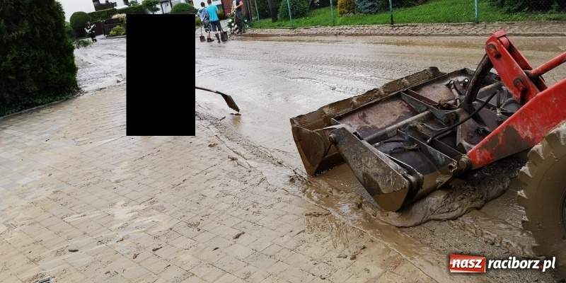 Zdjęcie w galerii na portalu naszraciborz.pl: Ulewy zamieniają ulice w rwące potoki. Powiat znów podtopiony [FOTO i WIDEO] wiadomości z regionu