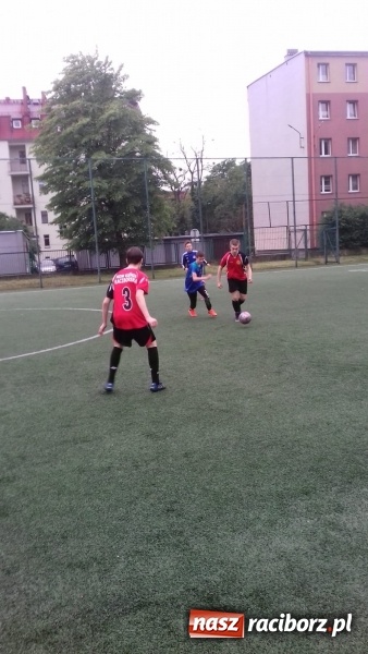 Zdjęcie w galerii na portalu naszraciborz.pl: Sportowe zmagania na zakończenie projektu wiadomości z regionu