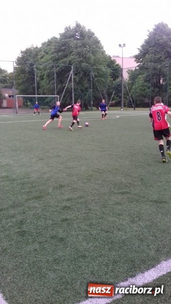 Zdjęcie w galerii na portalu naszraciborz.pl: Sportowe zmagania na zakończenie projektu wiadomości z regionu