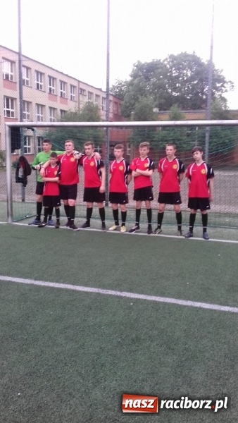 Zdjęcie w galerii na portalu naszraciborz.pl: Sportowe zmagania na zakończenie projektu wiadomości z regionu