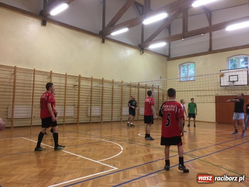 Zdjęcie w galerii na portalu naszraciborz.pl: Sportowe zmagania na zakończenie projektu wiadomości z regionu