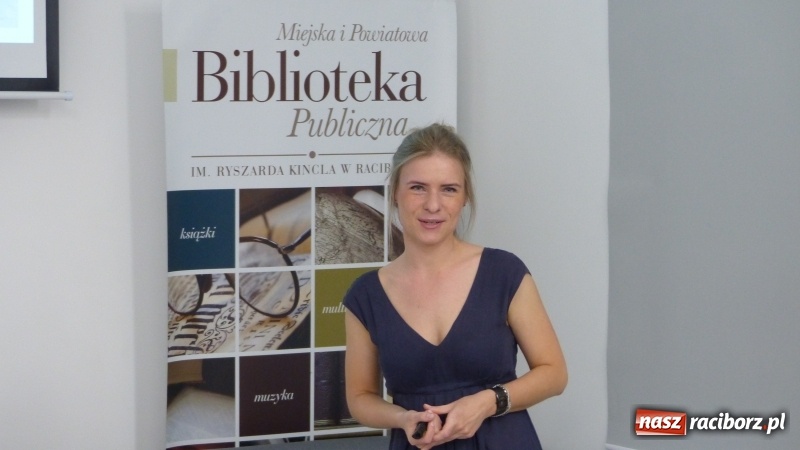 Zdjęcie w galerii na portalu naszraciborz.pl: Wystawa prac uczniów Liceum Plastycznego w raciborskiej bibliotece wiadomości z regionu