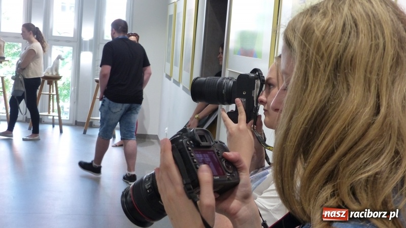 Zdjęcie w galerii na portalu naszraciborz.pl: Wystawa prac uczniów Liceum Plastycznego w raciborskiej bibliotece wiadomości z regionu