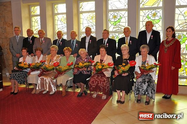 Zdjęcie w galerii na portalu naszraciborz.pl: Szczęśliwej podróży do jubileuszy... wiadomości z regionu