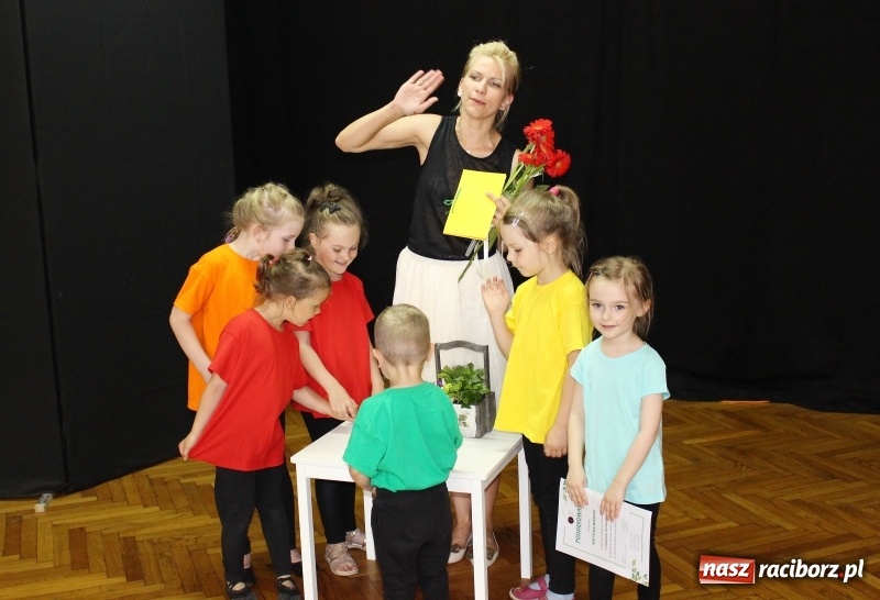 Zdjęcie w galerii na portalu naszraciborz.pl: Grupy artystyczne GCK Nędza zakończyły sezon wiadomości z regionu