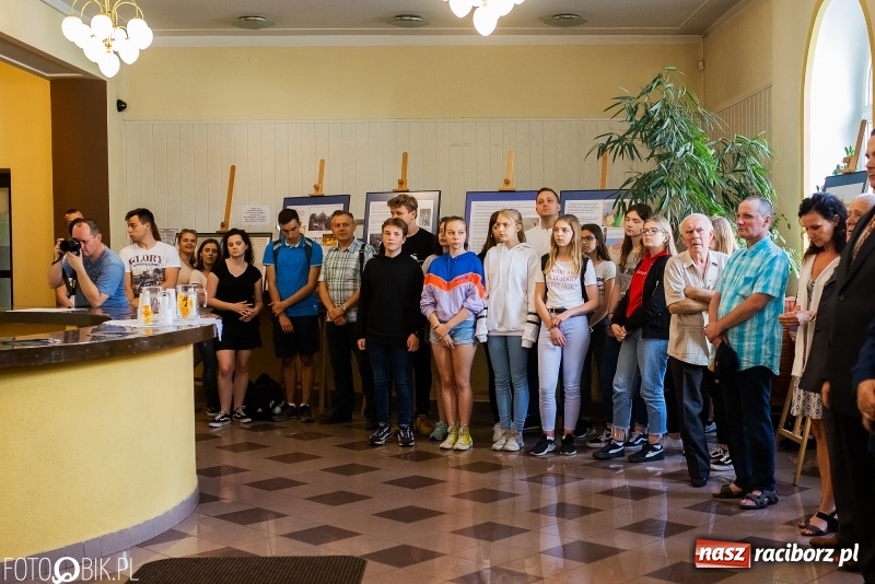 Zdjęcie w galerii na portalu naszraciborz.pl: Stulecie Powstań Śląskich w DK Strzecha  wiadomości z regionu