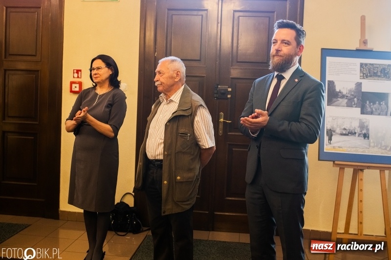 Zdjęcie w galerii na portalu naszraciborz.pl: Stulecie Powstań Śląskich w DK Strzecha  wiadomości z regionu