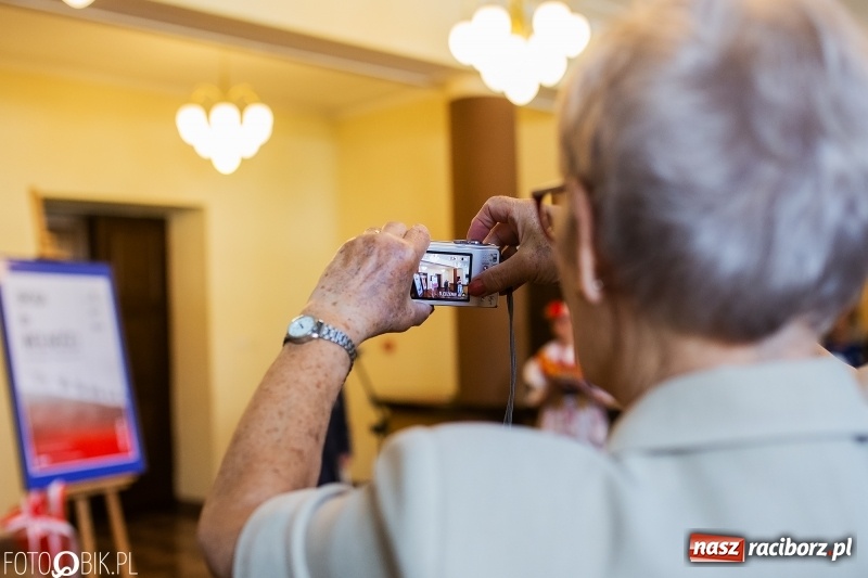 Zdjęcie w galerii na portalu naszraciborz.pl: Stulecie Powstań Śląskich w DK Strzecha  wiadomości z regionu