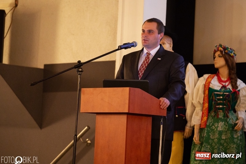 Zdjęcie w galerii na portalu naszraciborz.pl: Stulecie Powstań Śląskich w DK Strzecha  wiadomości z regionu