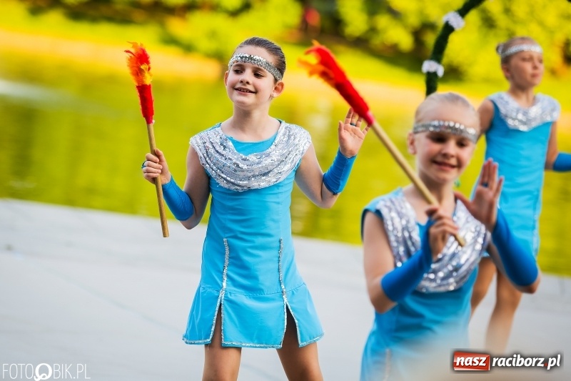 Zdjęcie w galerii na portalu naszraciborz.pl: II Raciborska Noc Świętojańska w Parku im. Miasta Roth wiadomości z regionu